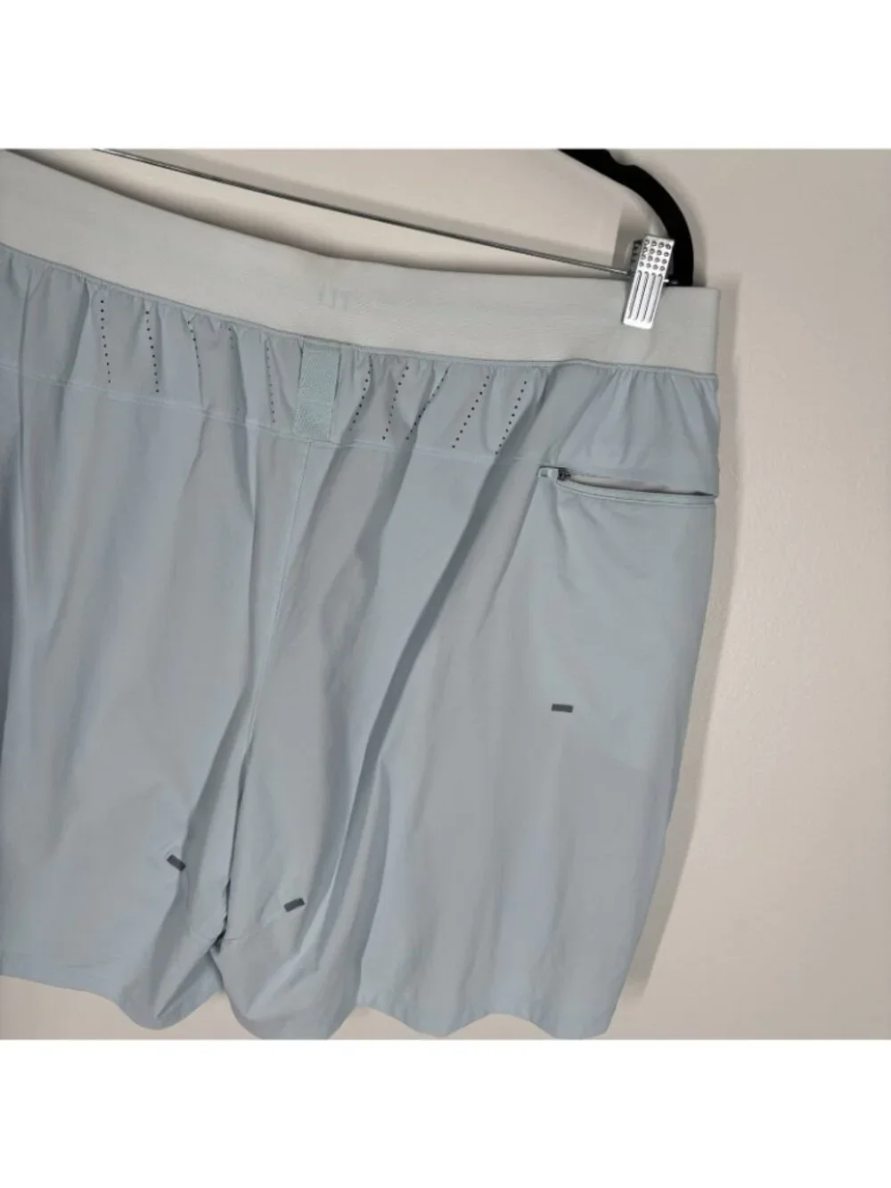 Lululemon Men XXL Powder Blue Drawstring License To Train Lined Short 7”